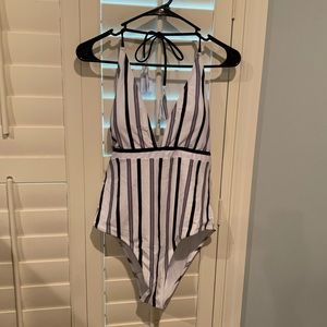 *NWT* Cupshe Bathing Suit